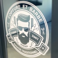 Vinyle à la forme pour vitrine