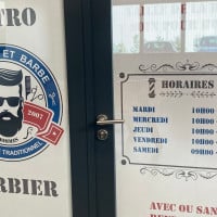 Autocollant micro-perforé pour vitrine