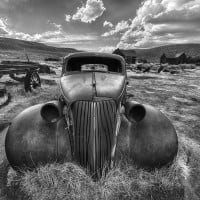 Papier Peint Panoramique Voiture Abandonnée 2