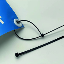 Avec oeillets et rilsans