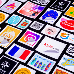 Autocollant découpe mi-chair