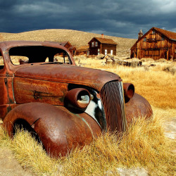 Papier Peint Panoramique Voiture Abandonnée
